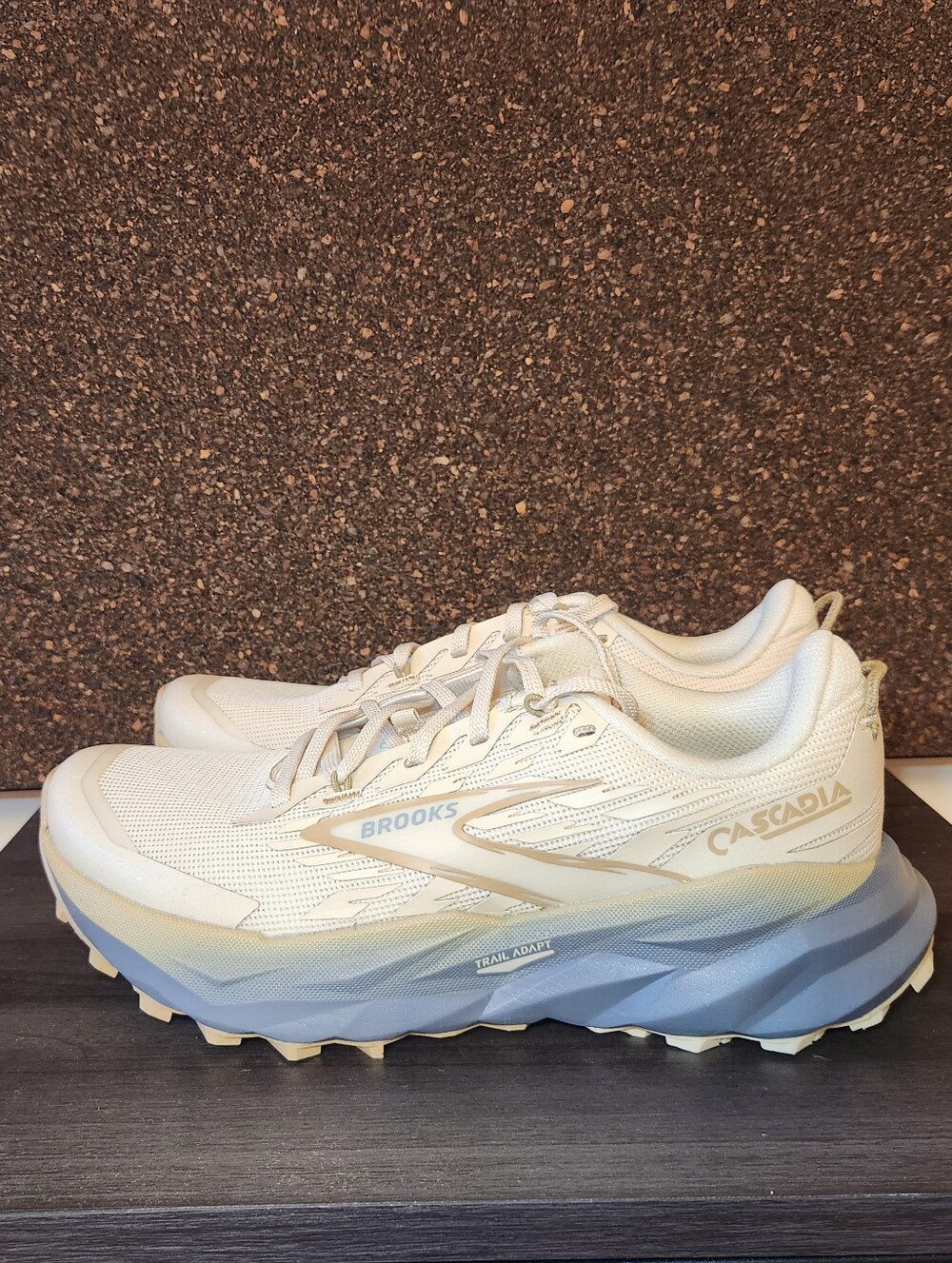Brooks Cascadia 19 Trail Running Shoe Womens Size 7.5